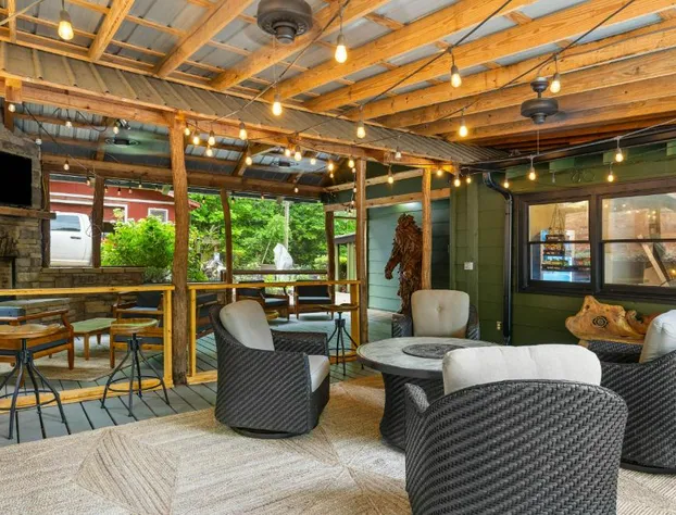 North 40 Lodge hotel detail image 1