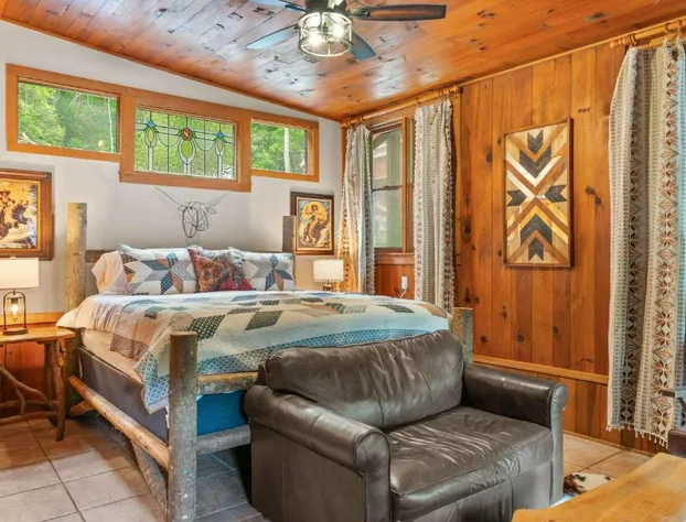 North 40 Lodge hotel detail image 3