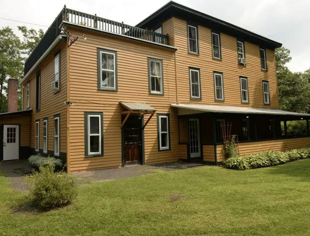 The Woodbine Inn hotel detail image 1