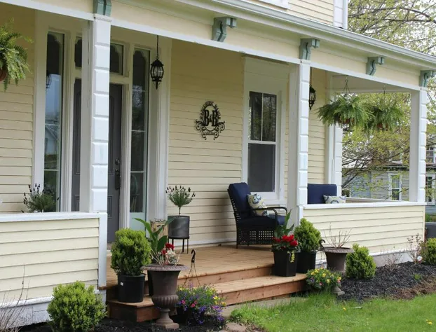 Maplehurst Manor B&B hotel detail image 1