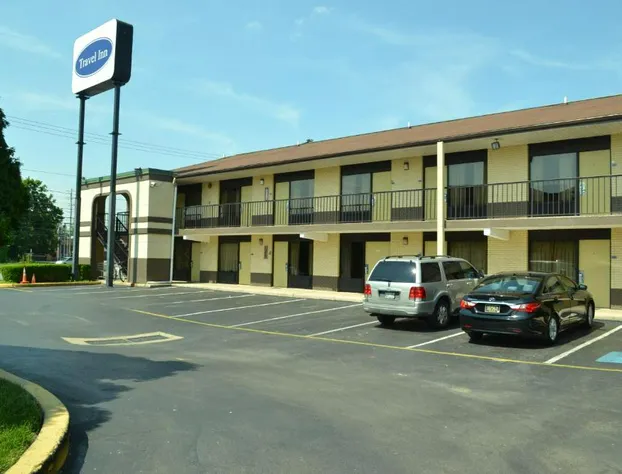 Econo Lodge Airport New Castle hotel detail image 2