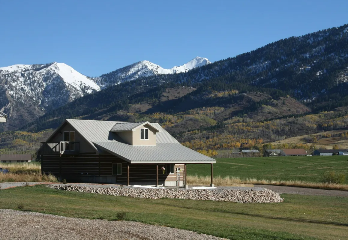 Star Valley Lodge hotel hero