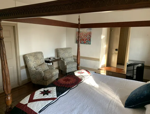 The Avenue Guesthouse and Gallery hotel detail image 3