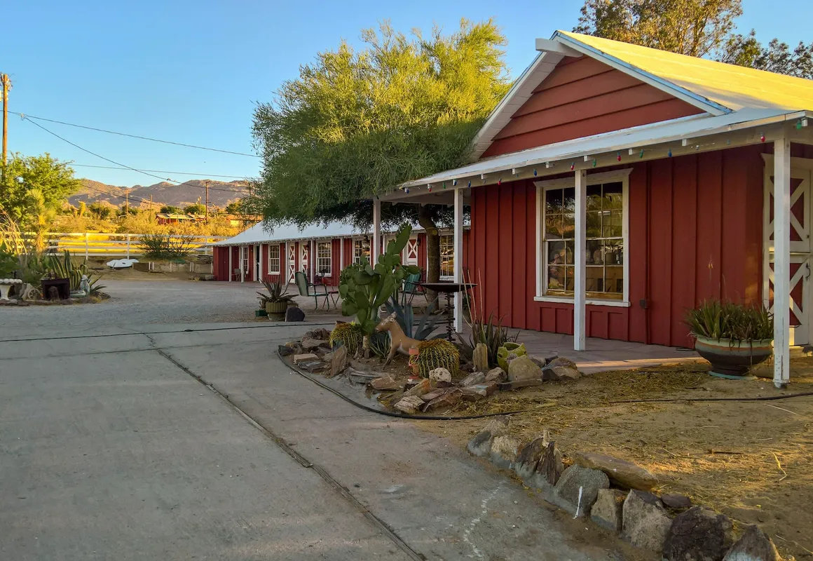 Joshua Tree Ranch House hotel hero