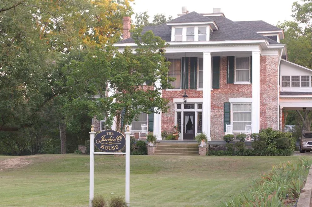 The Jackie O House Bed and Breakfast hotel hero