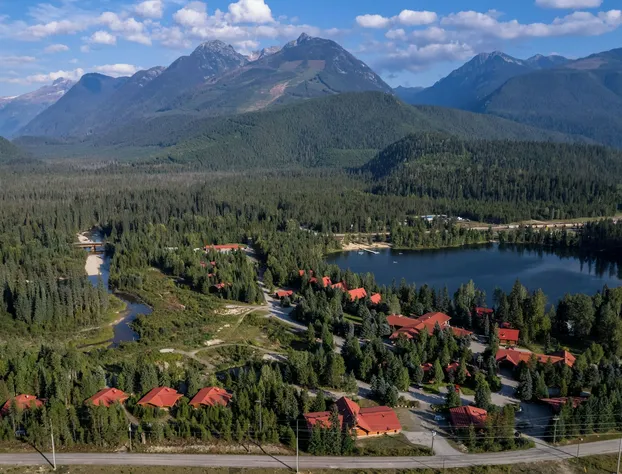 Mike Wiegele Helicopter Skiing hotel detail image 3