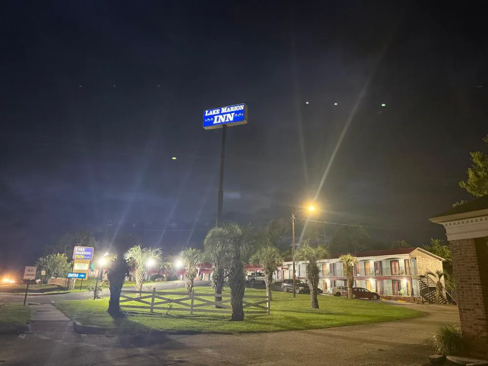 Lake Marion Inn hotel hero