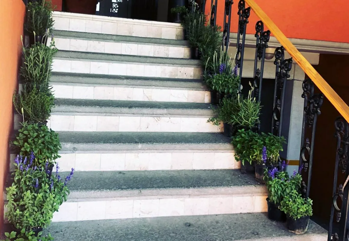 Suites Sevilla hotel hero