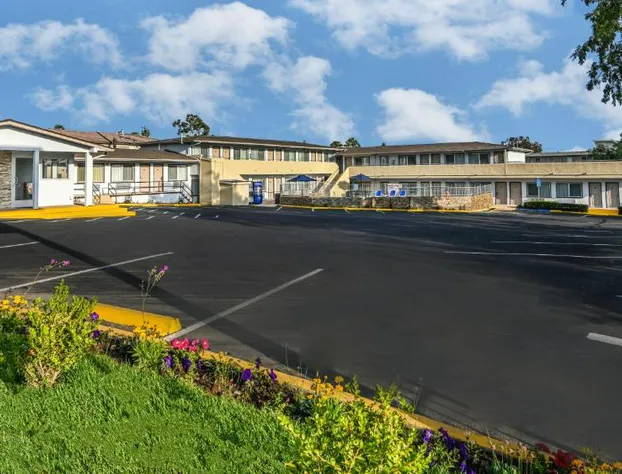 Sea Rock Inn - Long Beach hotel detail image 1