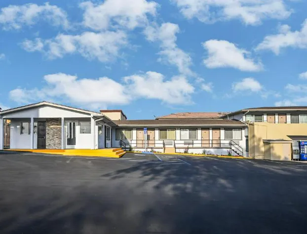 Sea Rock Inn - Long Beach hotel detail image 2