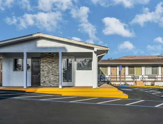 Sea Rock Inn - Long Beach hotel detail image 4