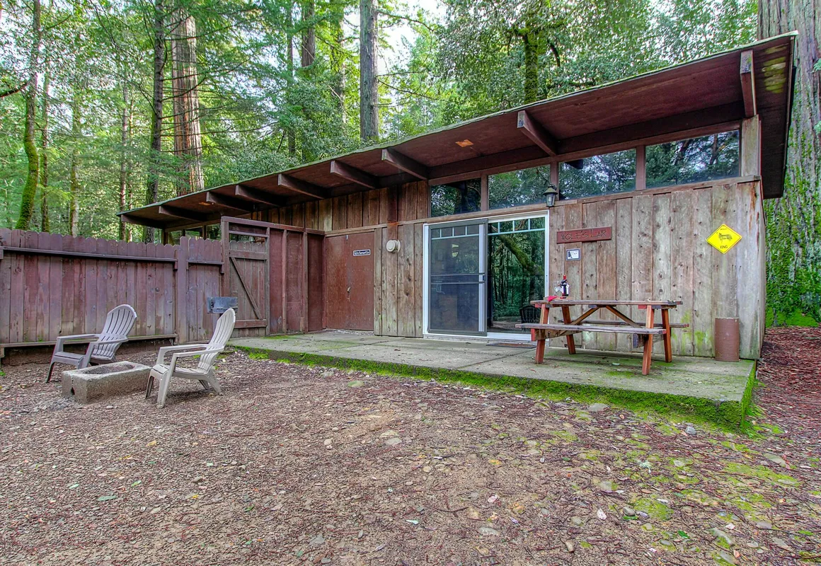 Redwoods River Resort hotel hero