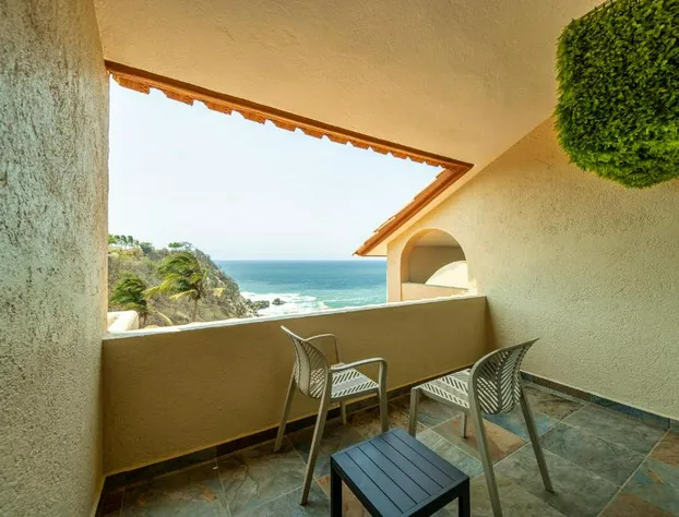 Villas Coral Huatulco hotel detail image 4