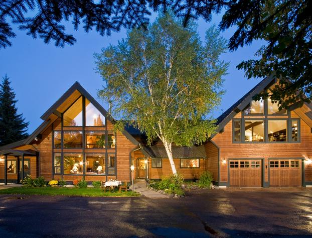 Good Medicine Lodge Bed & Breakfast hotel detail image 4
