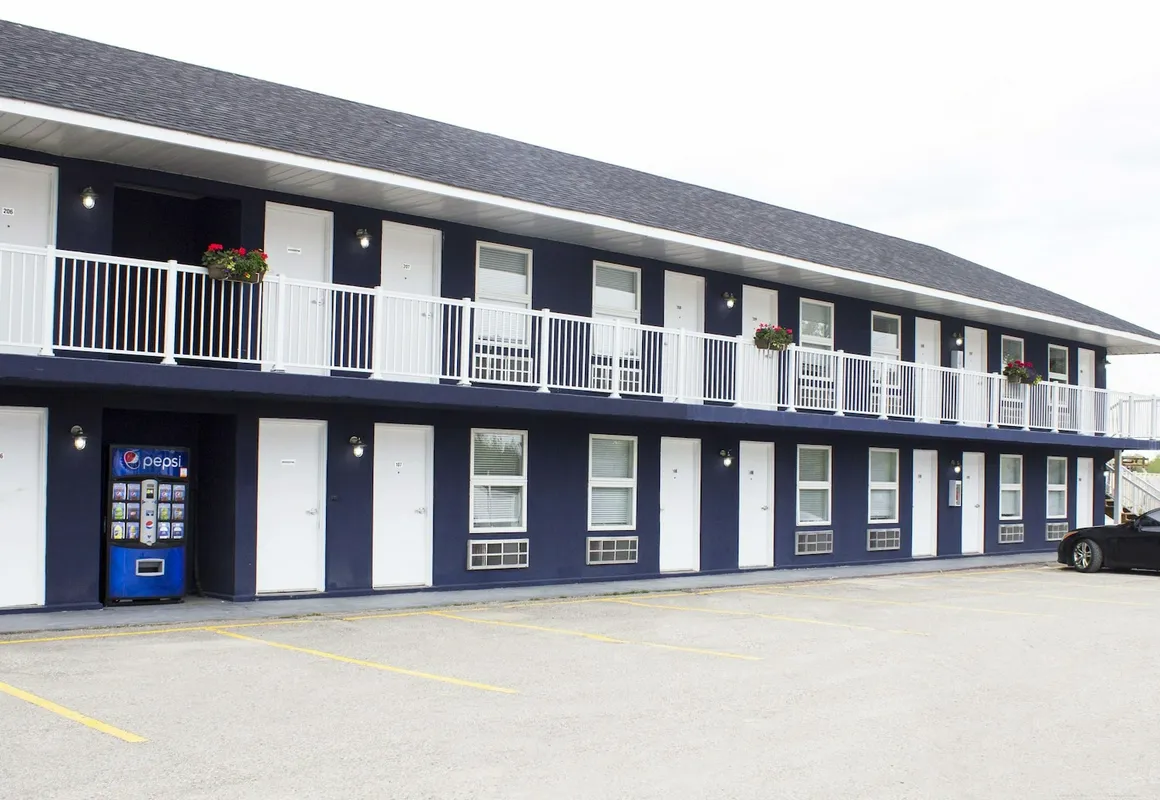 Bowmanville Marina Inn & Suites hotel hero