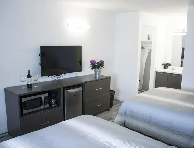 Bowmanville Marina Inn & Suites hotel detail image 4