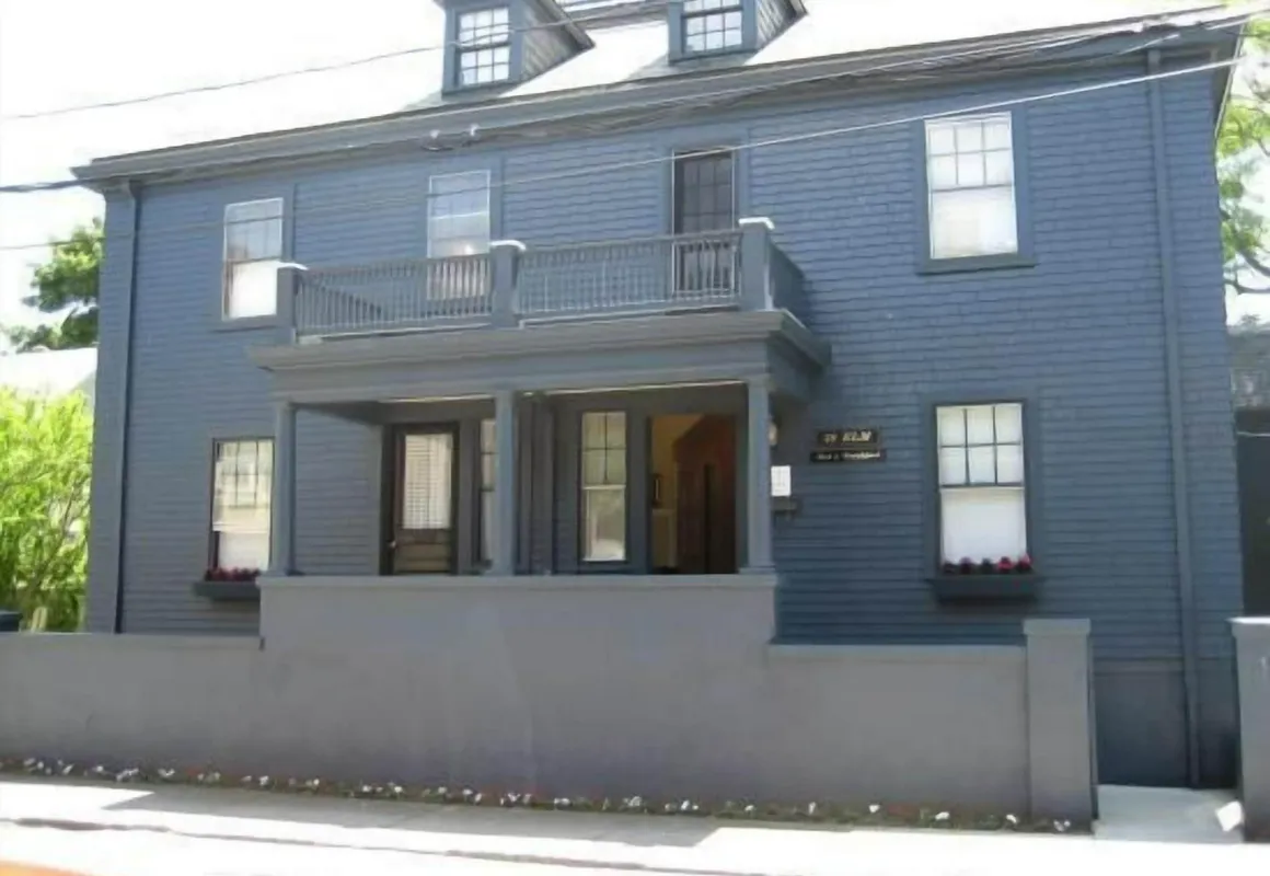 Elm Street Inn hotel hero