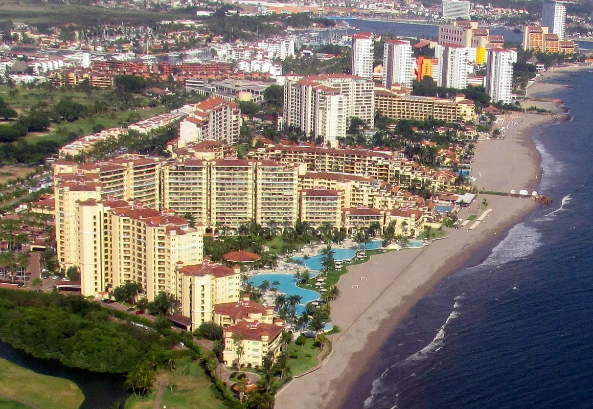 Breezy & Beautiful Bay View Grand Condo hotel hero