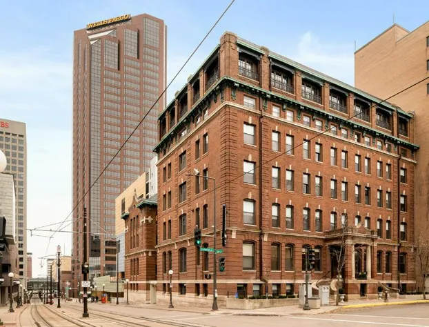 Celeste of St Paul hotel detail image 1