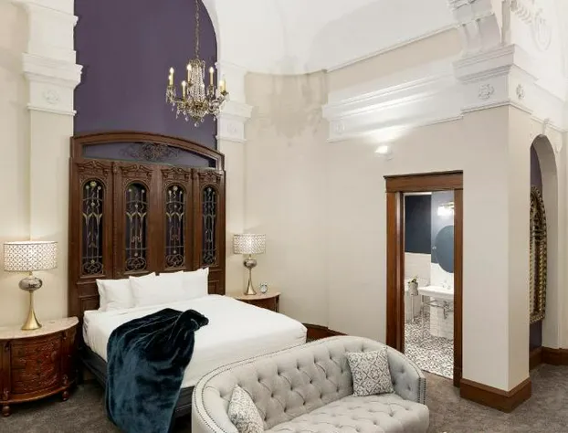 Celeste of St Paul hotel detail image 2