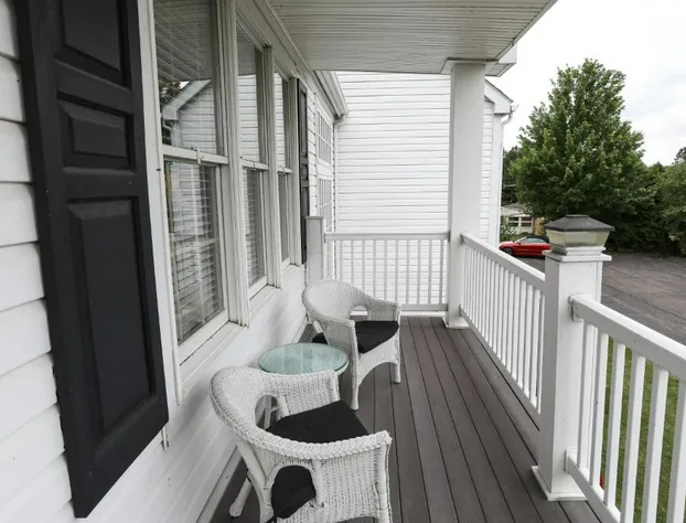 Oakmont Inn hotel detail image 4