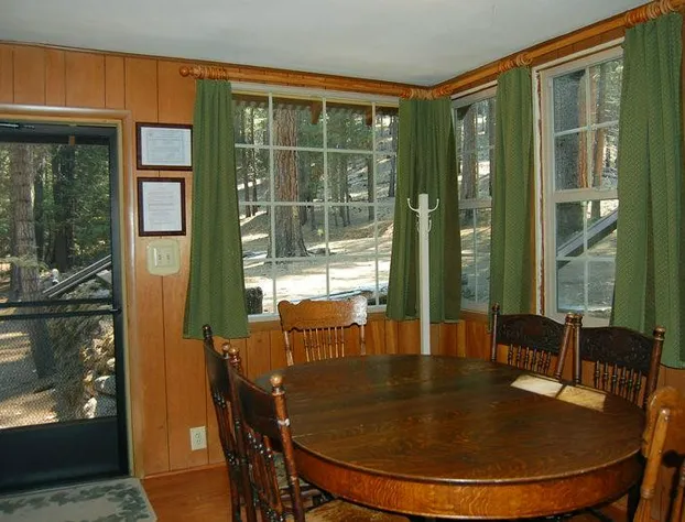 The Redwoods In Yosemite hotel detail image 4