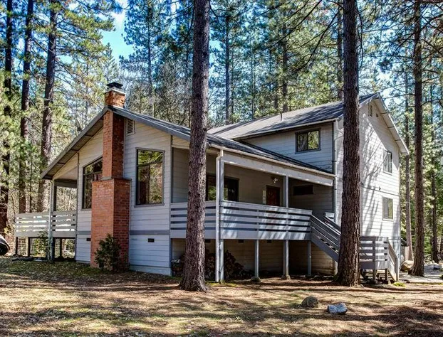 The Redwoods In Yosemite hotel detail image 2