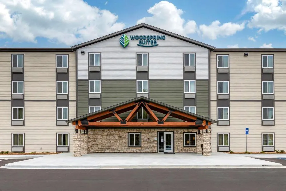 WoodSpring Suites Brunswick hotel hero