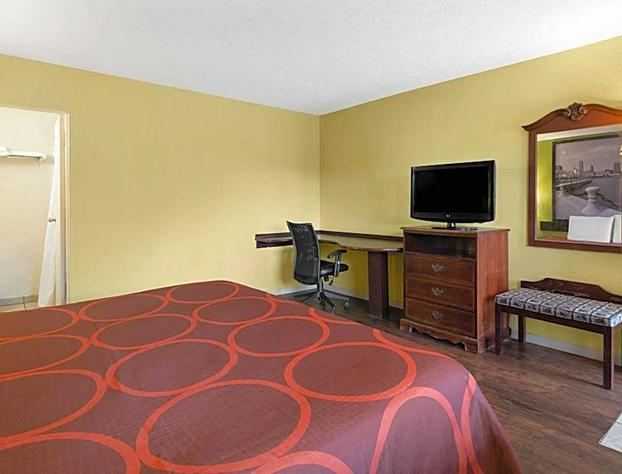 Super 8 by Wyndham Youngstown/Girard hotel detail image 3