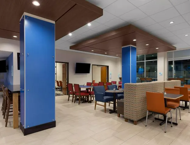 Holiday Inn Express Lake Park by IHG hotel detail image 4
