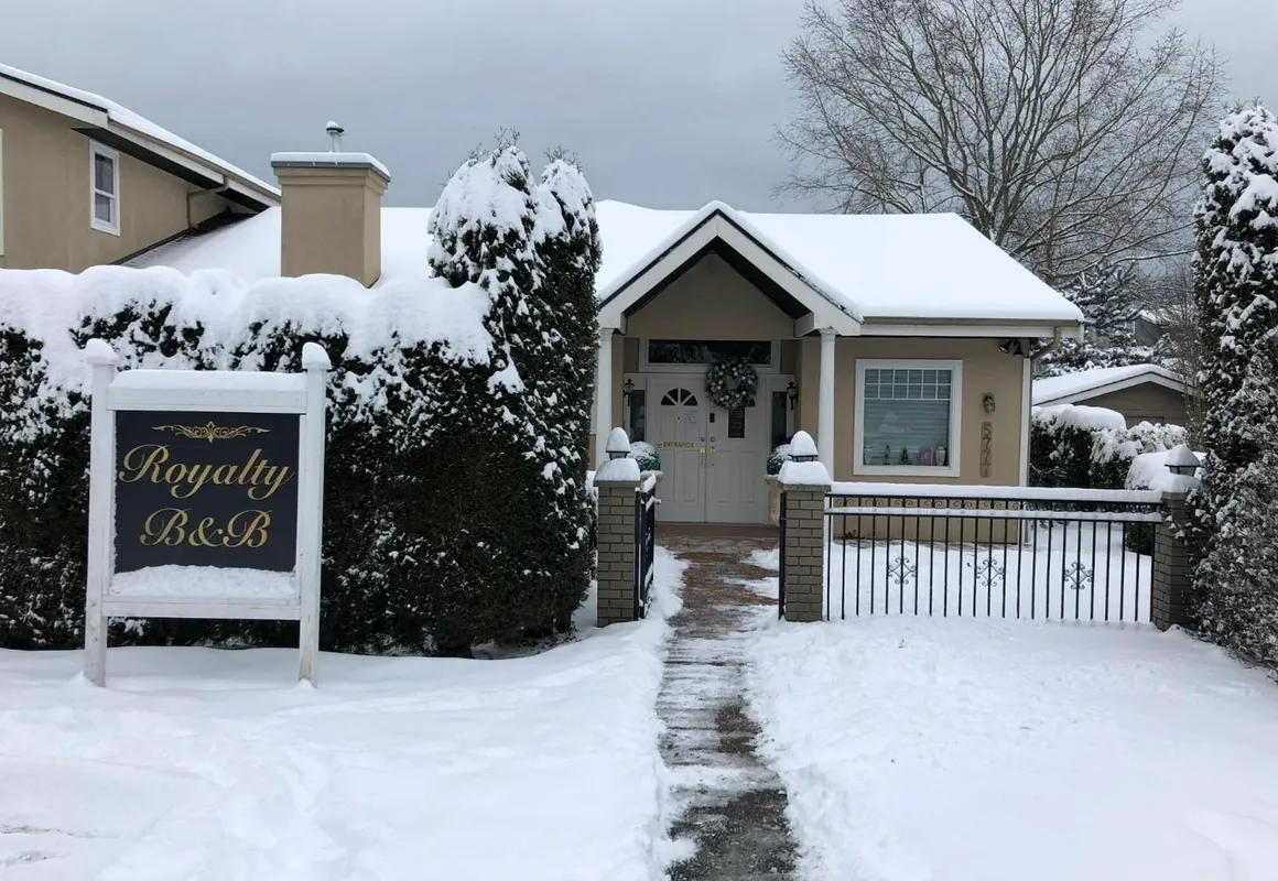 Royalty B&B hotel hero