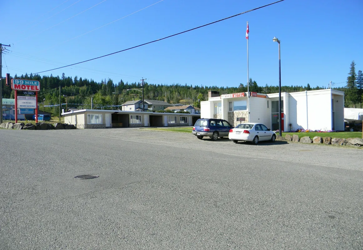 99 Mile Motel hotel hero