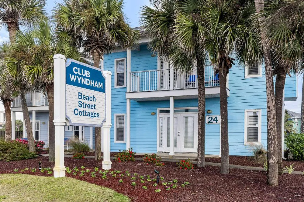 Beach Street Cottages hotel hero