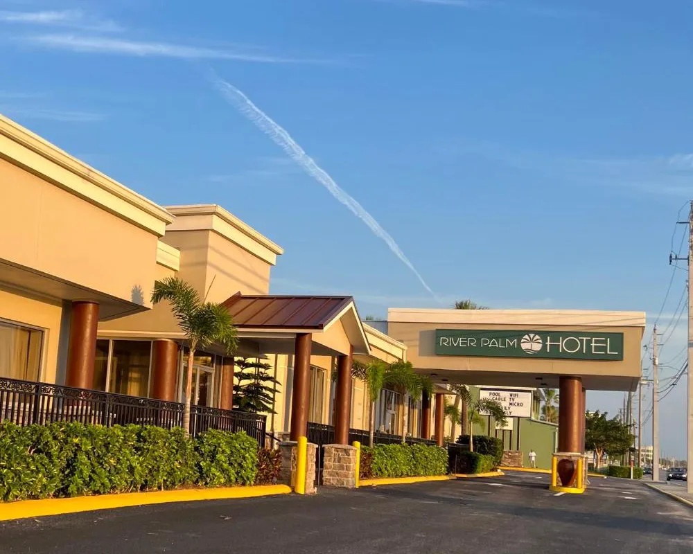 River Palm Hotel hotel hero