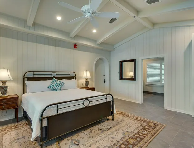 Azaleana Manor hotel detail image 2