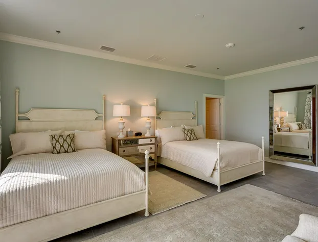 Azaleana Manor hotel detail image 3