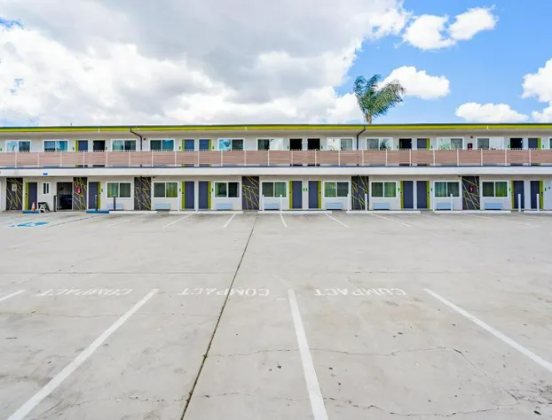 Exclusivo Inn & Suites hotel detail image 2