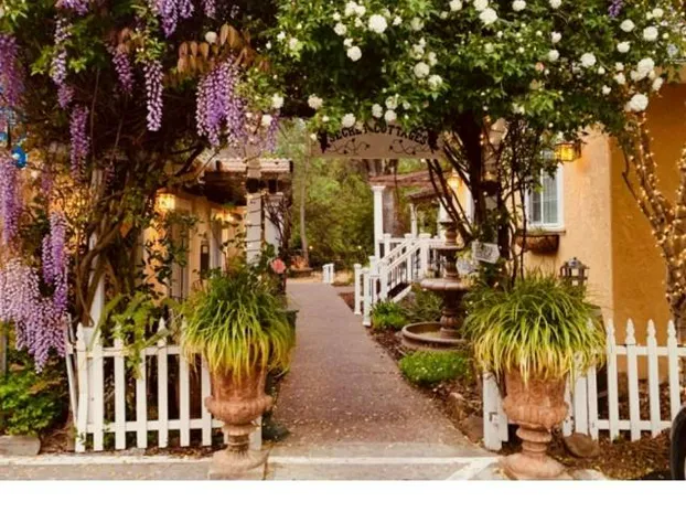 Glen Ellen Inn hotel detail image 3