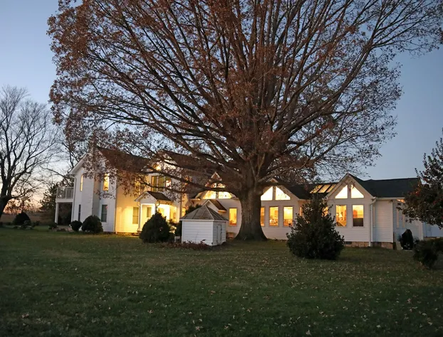 Villa Cathedral hotel detail image 1