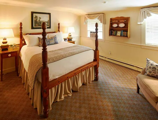 Cape Arundel Inn and Resort hotel detail image 2
