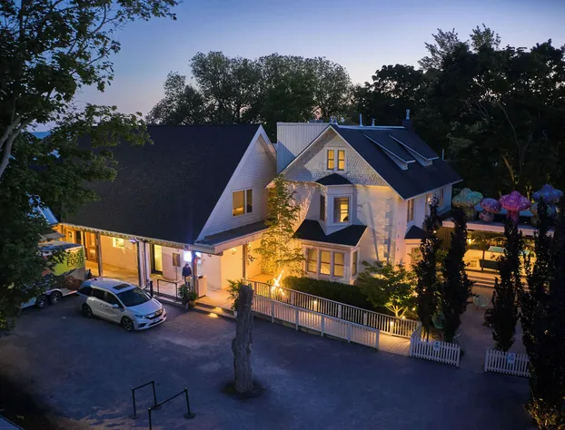 Drake Devonshire and Motor Inn hotel detail image 2