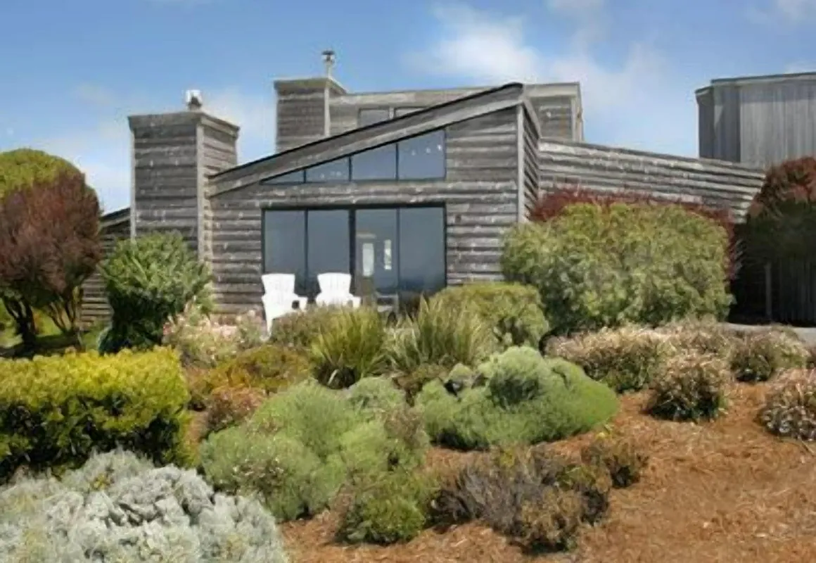 Bodega Harbor Inn hotel hero