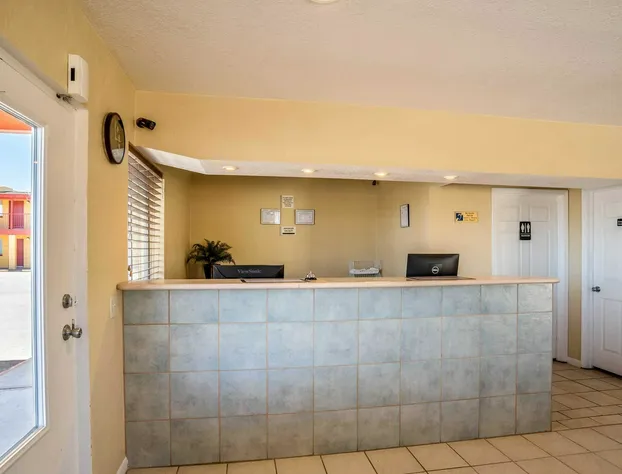 Econo Lodge I-40 exit 286 Holbrook hotel detail image 4