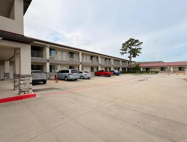 Americas Best Value Inn & Suites Houston Veterans Memorial hotel detail image 1