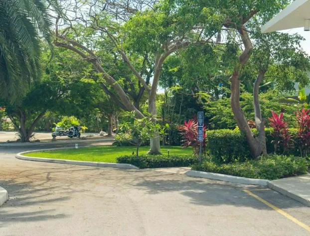 Caloosa Cove Resort hotel detail image 4