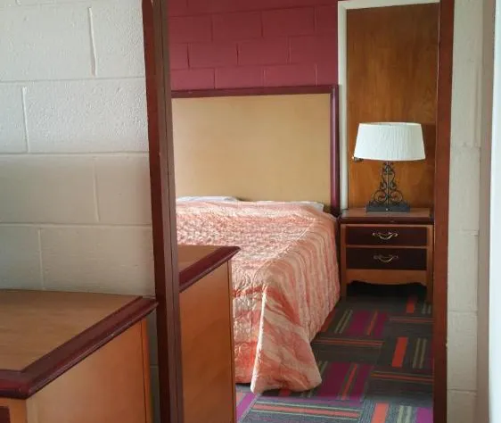 Thunder Bird Motel hotel detail image 4