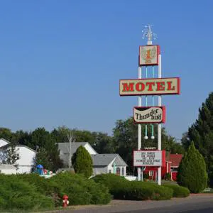Thunder Bird Motel hotel hero