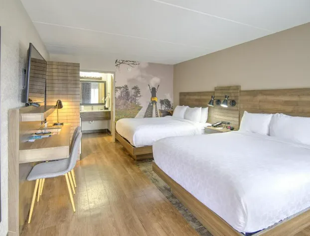 Clarion Pointe Downtown Gatlinburg hotel detail image 2