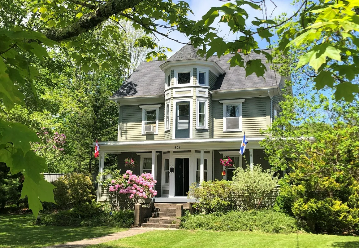 Red Mahone Bed and Breakfast hotel hero