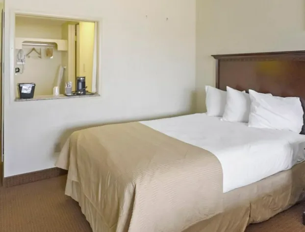 Economy Hotel Plus Wichita hotel detail image 4